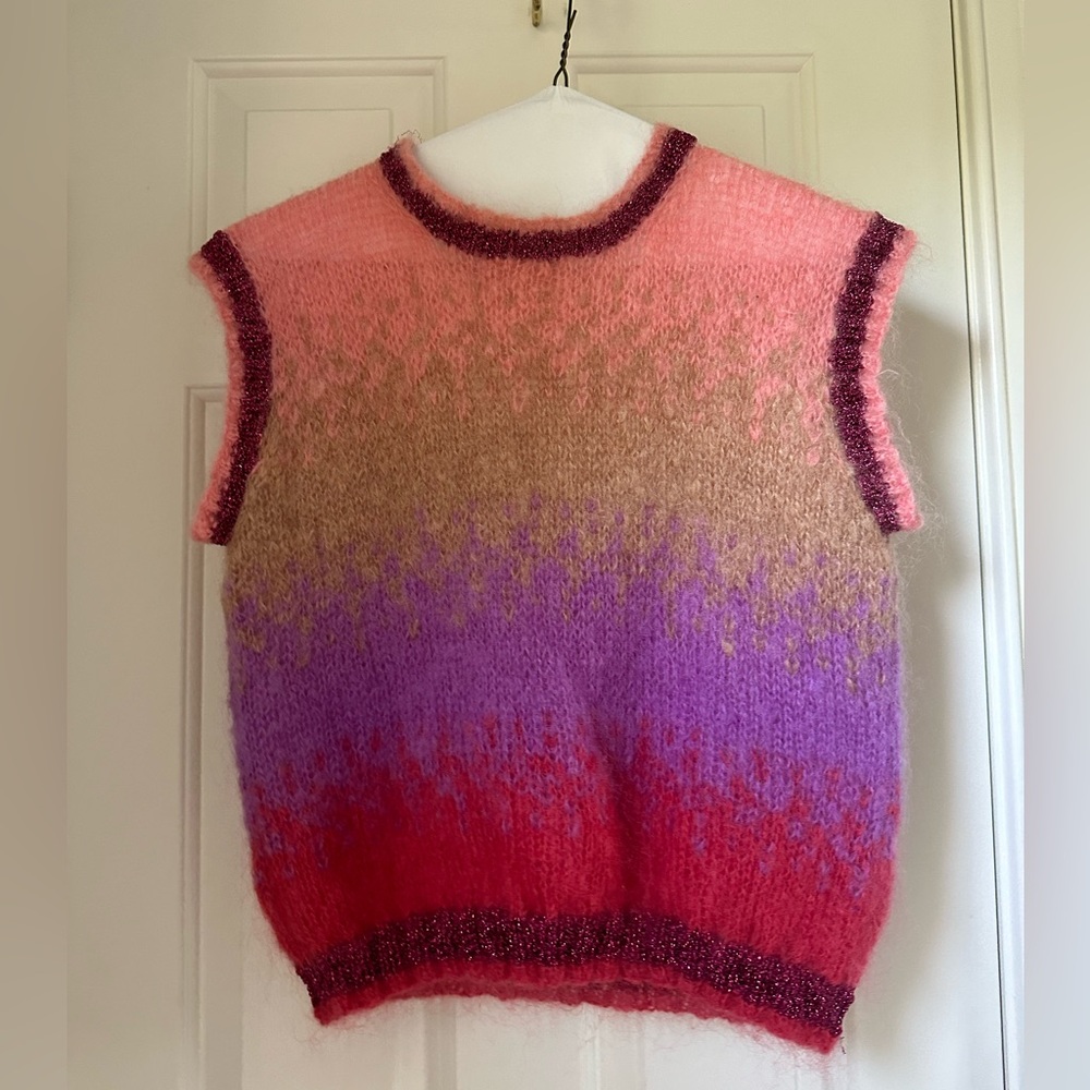 Rose Carmine sweater vest
